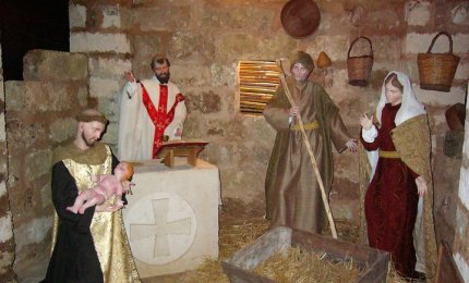 Un suggestivo Presepe francescano nel giardino del Convento dei Frati minori