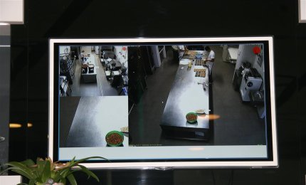 Pasticceria Dentoni, undici telecamere per scoprire i segreti di un 'dolce' successo