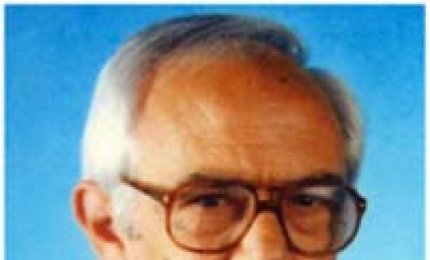 "Salento (...) ove sirene di cantieri sono antichi rumori di zappe"