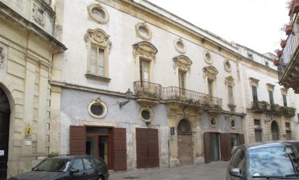 Invertito il senso unico di via Vittorio Emanuele II, minirivoluzione del traffico a Galatina