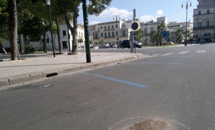 Incidente in Piazza Aligheri. Grave il conducente dello scooter