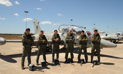Cinque allievi di Singapore conseguono a Galatina il brevetto di pilota aerotattico