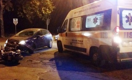 Scooter contro auto, indenni i due centauri e il guidatore ma scoppiano le polemiche alla '167'