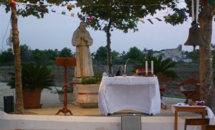 Una statua, una campana, una grande famiglia