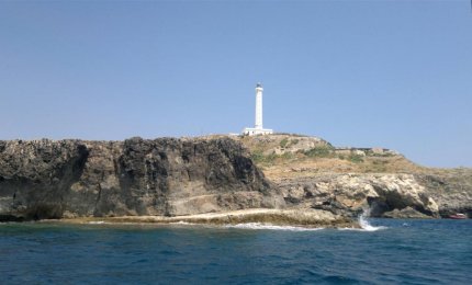 Salvati ventidue siriani su un gommone al largo di Leuca
