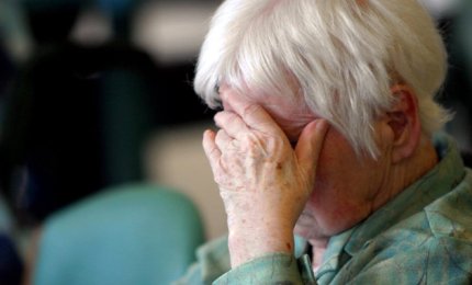 Il geriatra suona alla porta ma il paziente è morto da un mese