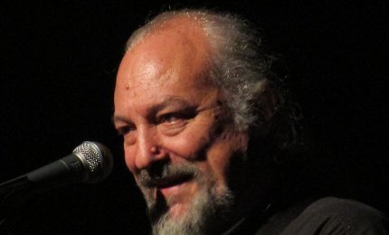 "Non diventare grande mai", rimani l'uomo e l'artista che sei