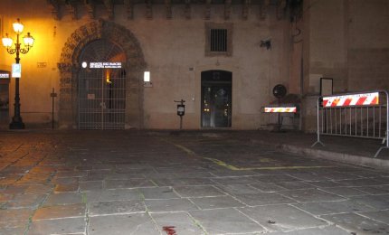 Sangue sui basoli di piazza San Pietro. Investito un novantenne ora ricoverato al 'Fazzi'