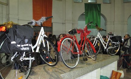 "Tu scendi e sali in bici e siam tutti più felici"