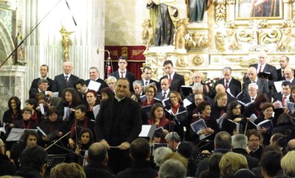L'estatico canto del coro diocesano al Carmine
