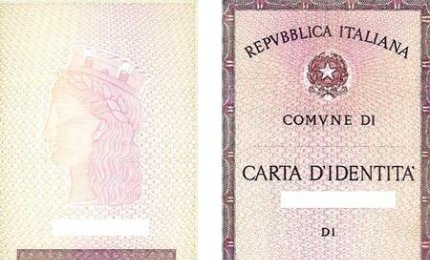 "Ho smarrito la carta di identità, aiutatemi a cercarla"