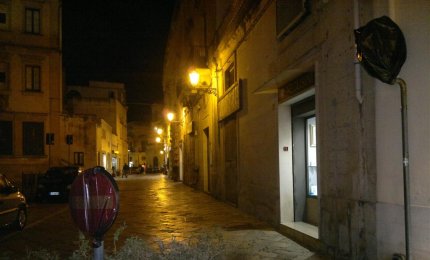 Via Vittorio Emanuele II si percorre verso l'Orologio