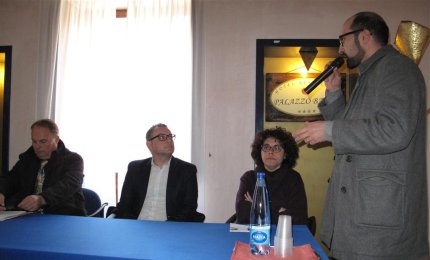 "Voi segnalateci i presunti abusi edilizi e noi li comunicheremo a chi deve controllare"