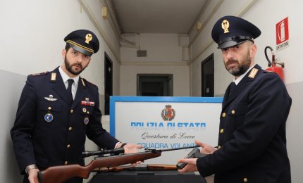 Minaccia un automobilista con una pistola, indagato leccese