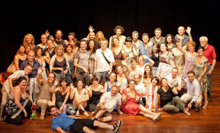 Al 'Modugno' la 'Brillantina' del 'Santibriganti Teatro'