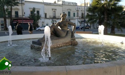 I soci del Touring Club a Galatina per vedere la casa di Gaetano Martinez. E la 'Lampada senza luce'?
