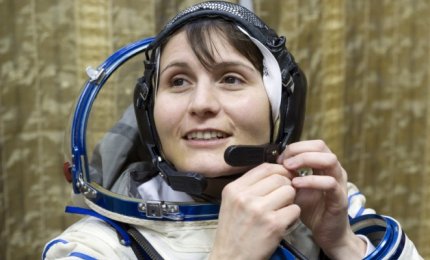 Samantha Cristoforetti completa due esperimenti e comincia l'ultimo mese nello spazio
