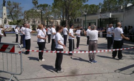 Tai ji quan, Galatina con la Zen Shin guarda ad Oriente