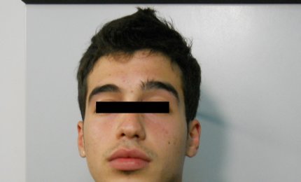 Condannati a 8 e 6 mesi di reclusione i due giovani sorpresi a rubare in un appartamento