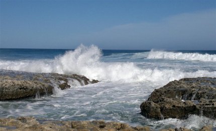  «Chi è dunque costui, al quale anche il vento e il mare obbediscono?»