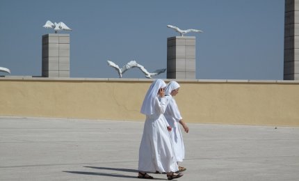 &quot;Andandovene, scuotete la polvere di sotto ai vostri piedi&quot;