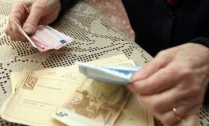 Si spaccia per impiegato dell'Inps e truffa due anziani