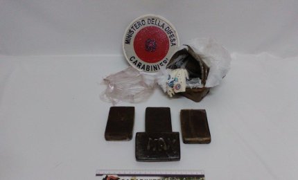 Fuggono davanti ai Carabinieri e vengono arrestati 