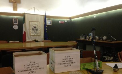 Effettuato il sorteggio per gli scrutatori, solo l'UDC sceglie la nomina diretta. L'elenco è scaricabile all'interno