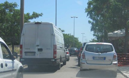 Traffico caos sul viale del Fazzi