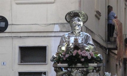 "Paulu busca e Pietro mangia"