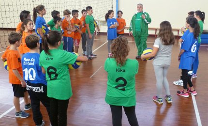 La pallavolo insegnata ai ragazzi di Neviano e Seclì