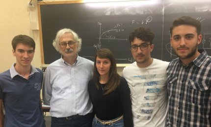 I ragazzi del Classico si fanno onore al seminario di fisica di Unisalento