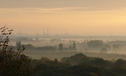I camini inquinano di più quando c'è nebbia
