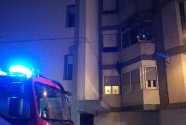 A fuoco una bombola in via Caserta. Salvi i due abitanti della casa