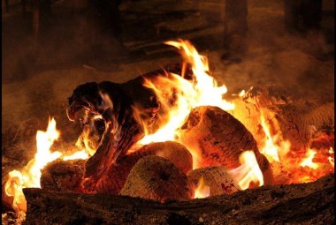A Cutrofiano si rinnova la tradizione dell'accensione delle Fòcare