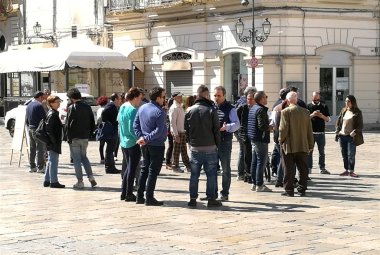 Non tutti chiusi i negozi del Centro Antico di Galatina. Si spacca il fronte dei commercianti