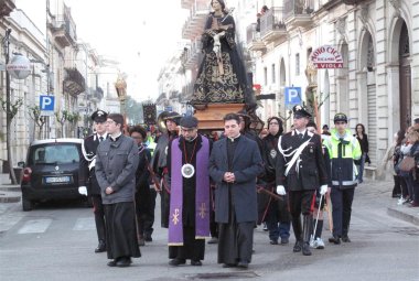 La Processione al tempo del Commissario
