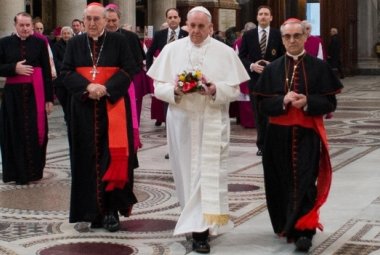 Francesco ha pagato l'albergo e ritirato i bagagli