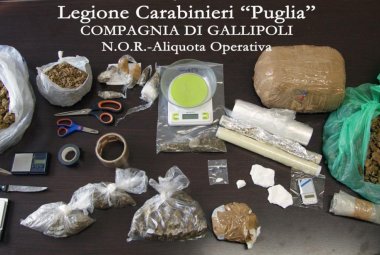 Ai domiciliari due ventiduenni galatinesi con l'accusa di dentenzione di sostanza stupefacente ai fini di spaccio