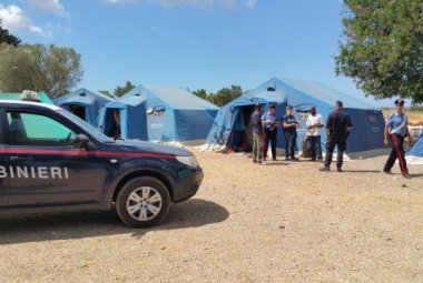Operazione 'Aspra Terra', blitz all'alba, arrestato un caporale e denunciato il datore di lavoro