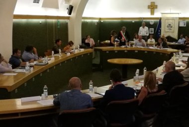 Fila liscio il primo Consiglio Comunale dell'era Amante