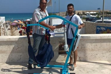 Su "La terrazza tutti al mare!" di San Foca i presidi della Asl per i malati di SLA