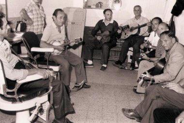 Dopobarba, armonie con i mandolini profumate dalle barberie, a Soleto per l'Altra Tela