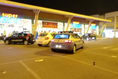 Rapina al Super Mac di via Kennedy