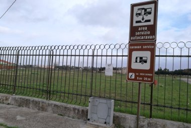 Servizi per i camperisti, ricostruirli nei pressi dei bagni dedicati al mercato settimanale?