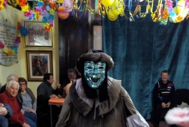 Alla Società Operaia torna la Quadriglia e per Carnevale si riempie il salone 
