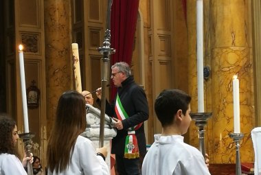 "L'uomo al centro"