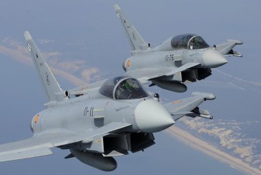 Un aereo della Iberia perde i contatti radio e viene intercettato da due caccia italiani