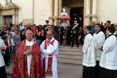 "Faccio gli auguri più sinceri al nuovo parroco e prego per lui"