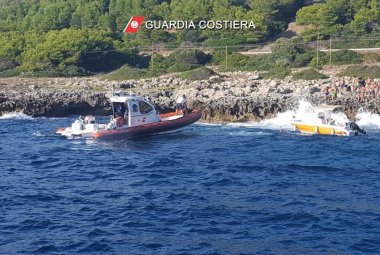 Quattro diportisti alla deriva soccorsi dalla Guardia Costiera a Torre Uluzzo